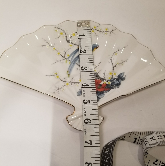 Beautiful fan shaped plate with gold trim - Picture 6 of 6